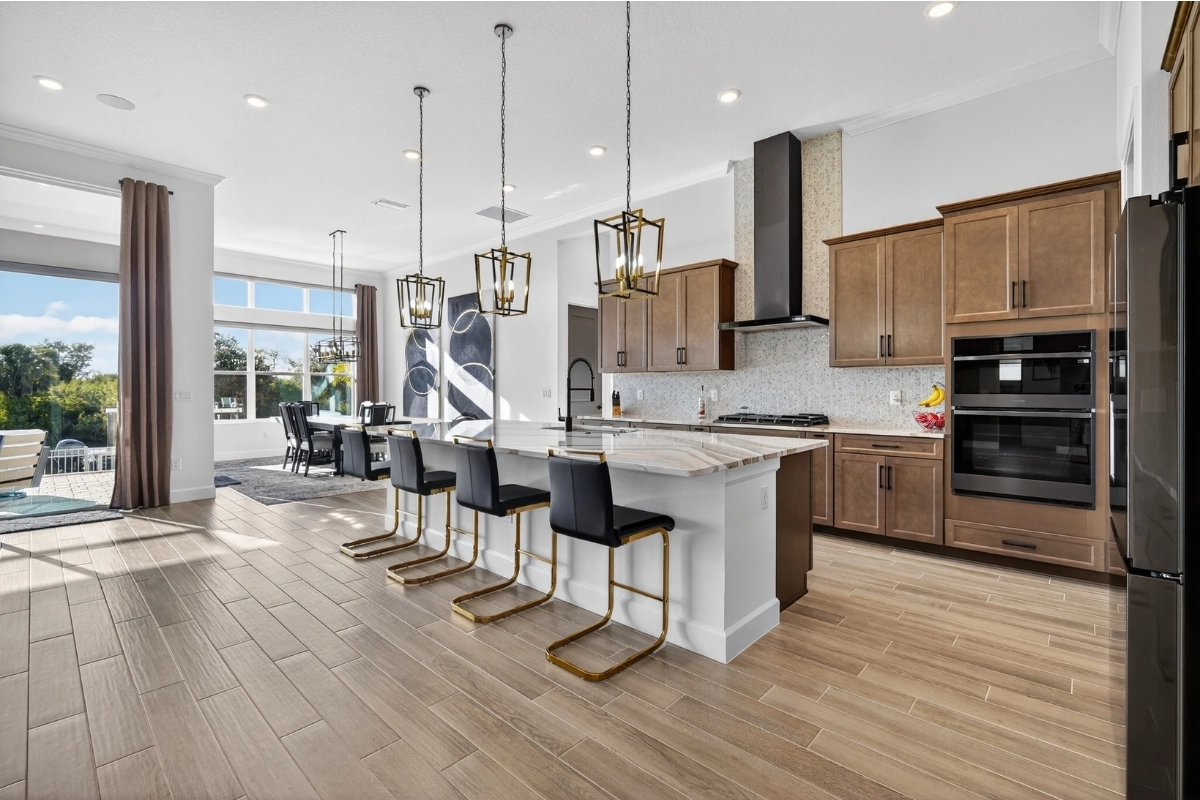 GA Visuals Real estate marketing content creator in Tampa FL - Photography, video, tour 360, drone shots, agents video and floorplan.