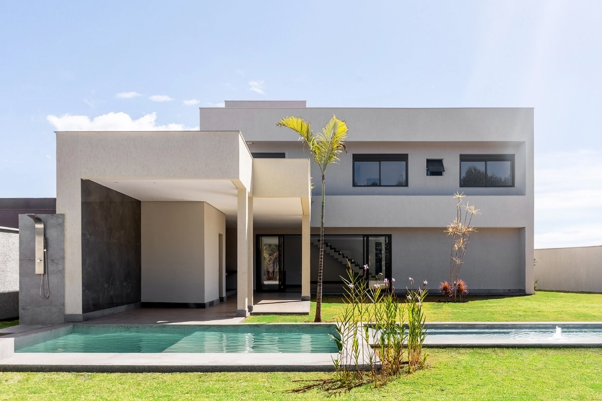 GA Visuals Real estate marketing content creator in Tampa FL - Photography, video, tour 360, drone shots, agents video and floorplan.