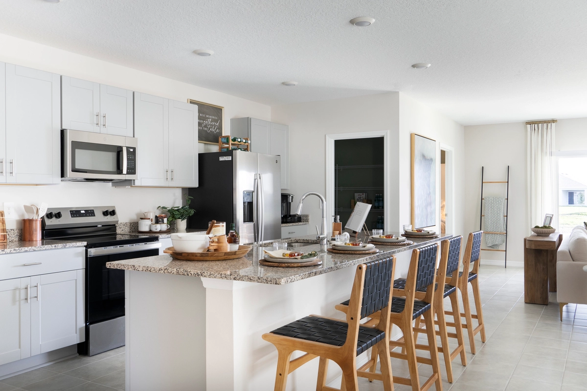 GA Visuals Real estate marketing content creator in Tampa FL - Photography, video, tour 360, drone shots, agents video and floorplan.