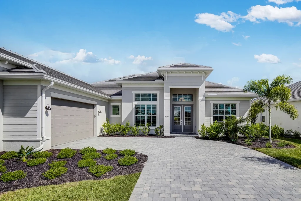 GA Visuals Real estate marketing content creator in Tampa FL - Photography, video, tour 360, drone shots, agents video and floorplan.