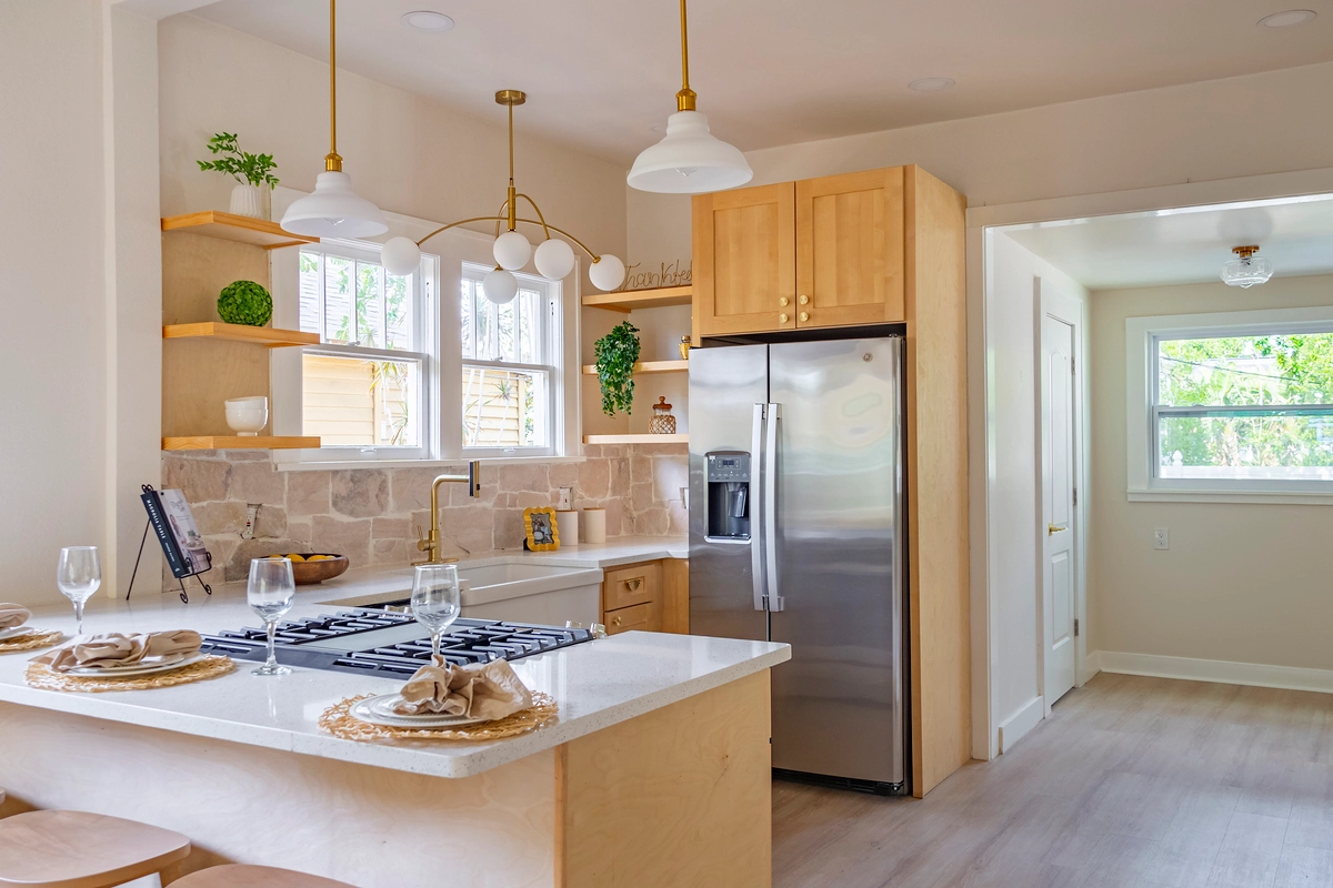 GA Visuals Real estate marketing content creator in Tampa FL - Photography, video, tour 360, drone shots, agents video and floorplan.