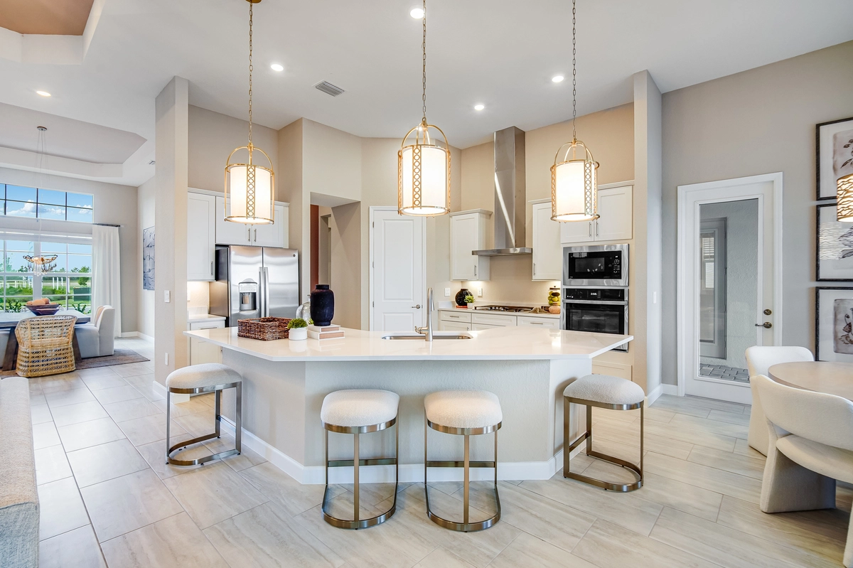 GA Visuals Real estate marketing content creator in Tampa FL - Photography, video, tour 360, drone shots, agents video and floorplan.