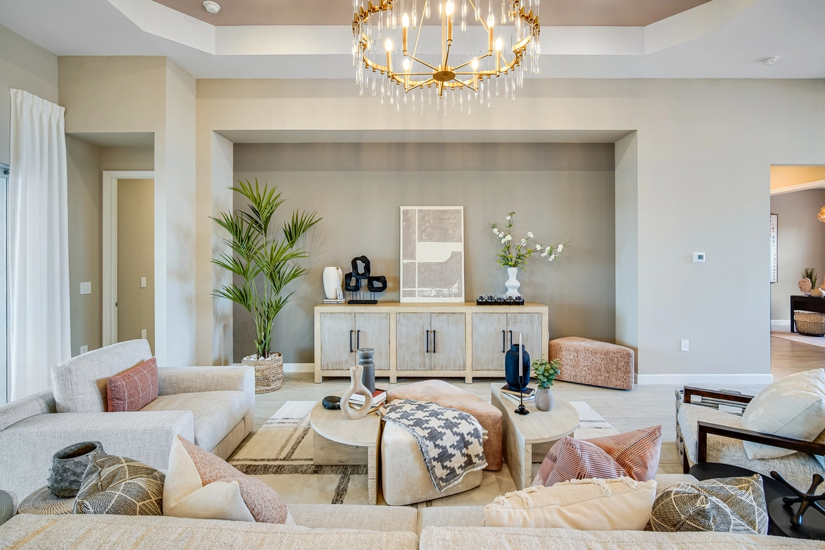 GA Visuals Real estate marketing content creator in Tampa FL - Photography, video, tour 360, drone shots, agents video and floorplan.